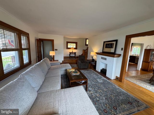 1500 N WEBSTER AVE, Dunmore, PA 18509