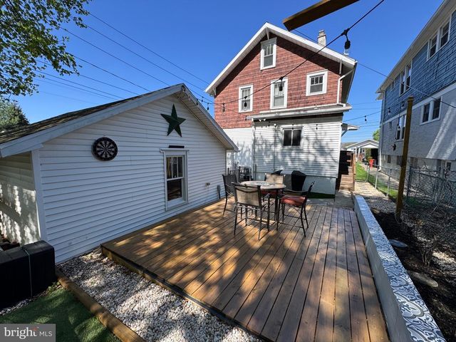 1500 N WEBSTER AVE, Dunmore, PA 18509