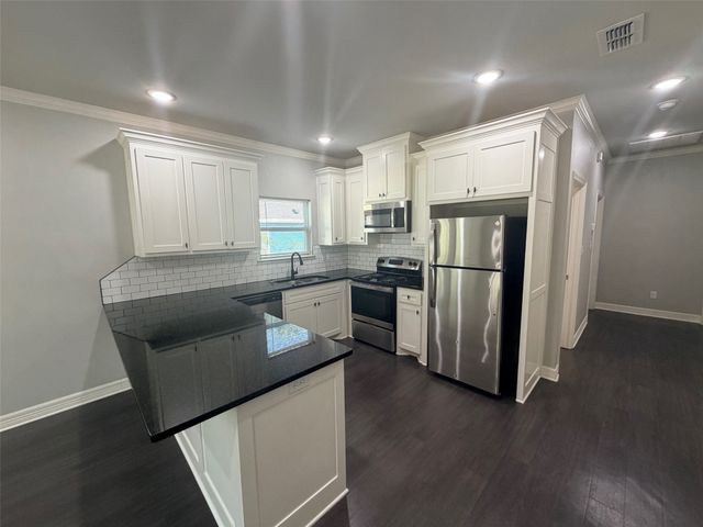501 W Vance, Tyler, TX 75702