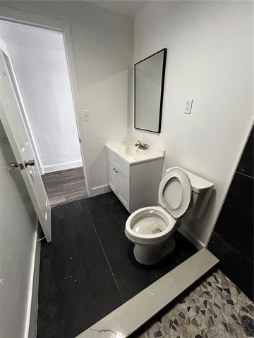 12455 SW 185th Ter 2, Miami, FL 33177