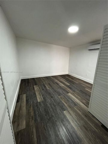 12455 SW 185th Ter 2, Miami, FL 33177