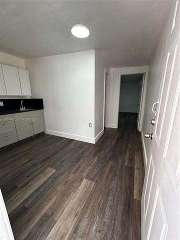 12455 SW 185th Ter 2, Miami, FL 33177