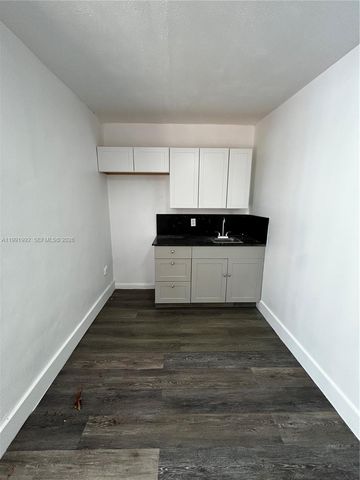 12455 SW 185th Ter 2, Miami, FL 33177