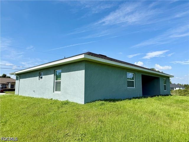 3705 26th ST SW, Lehigh Acres, FL 33976