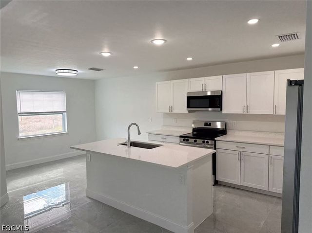 3705 26th ST SW, Lehigh Acres, FL 33976