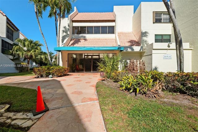 301 Racquet Club Road 104, Weston, FL 33326