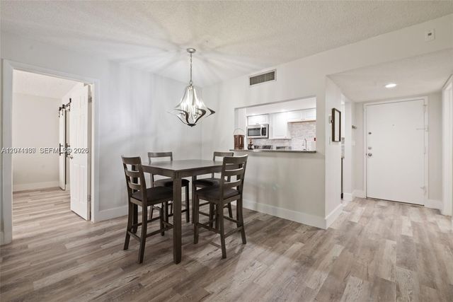 301 Racquet Club Road 104, Weston, FL 33326