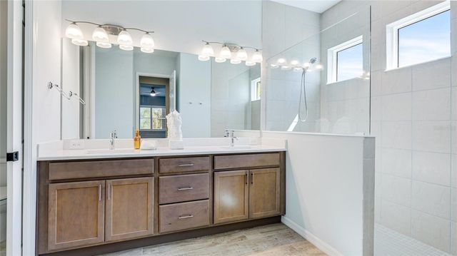 8144 37TH AVENUE CIRCLE W, Bradenton, FL 34209