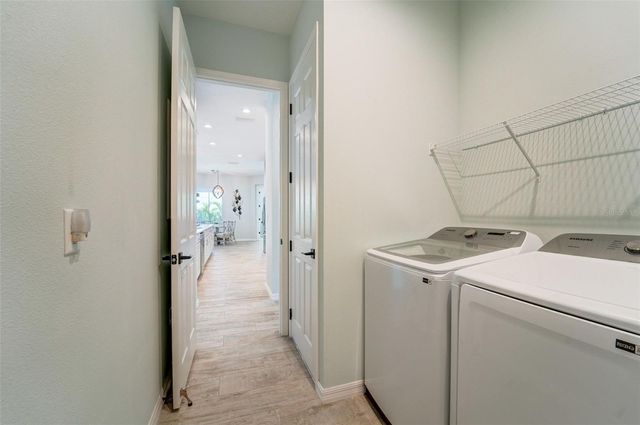 8144 37TH AVENUE CIRCLE W, Bradenton, FL 34209