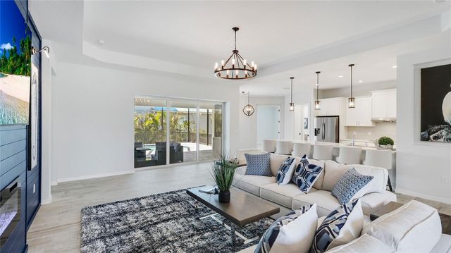 8144 37TH AVENUE CIRCLE W, Bradenton, FL 34209