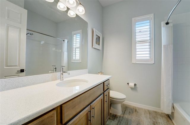 8144 37TH AVENUE CIRCLE W, Bradenton, FL 34209