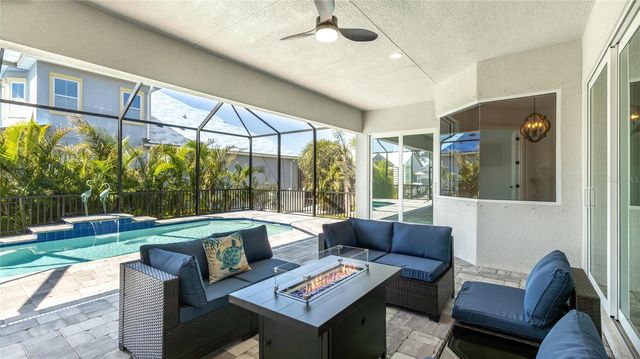 8144 37TH AVENUE CIRCLE W, Bradenton, FL 34209