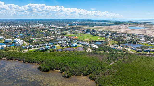 8144 37TH AVENUE CIRCLE W, Bradenton, FL 34209