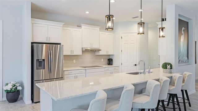 8144 37TH AVENUE CIRCLE W, Bradenton, FL 34209