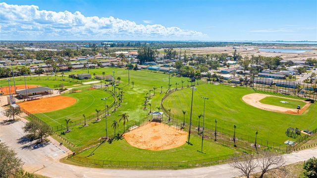 8144 37TH AVENUE CIRCLE W, Bradenton, FL 34209