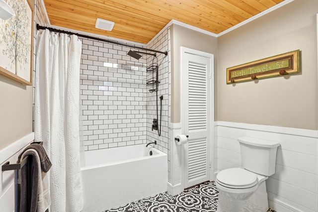 53 Sandown Road, Fremont, NH 03044