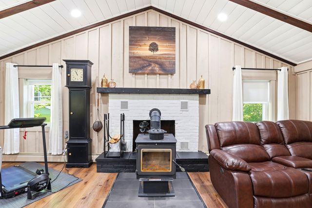 53 Sandown Road, Fremont, NH 03044