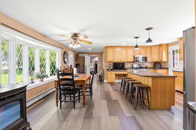 53 Sandown Road, Fremont, NH 03044