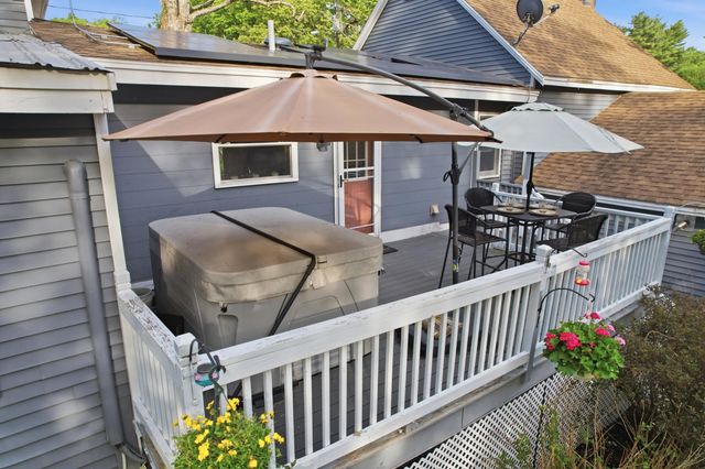 53 Sandown Road, Fremont, NH 03044