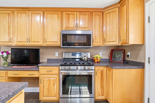 53 Sandown Road, Fremont, NH 03044