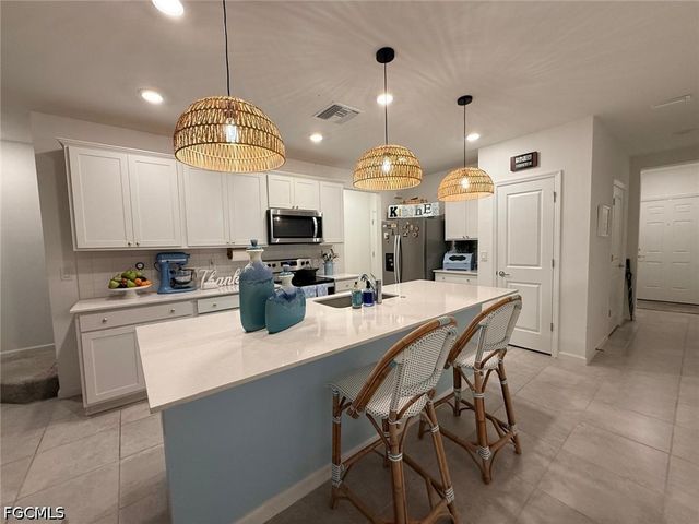 1425 Weeping Willow CT, Cape Coral, FL 33909