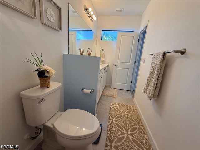 1425 Weeping Willow CT, Cape Coral, FL 33909