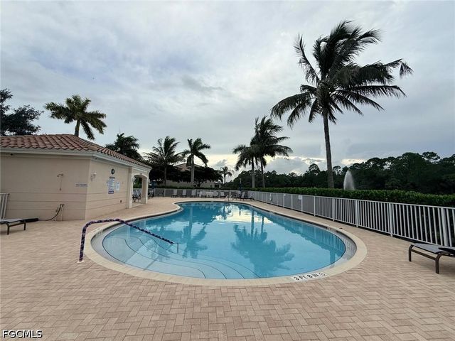 1425 Weeping Willow CT, Cape Coral, FL 33909