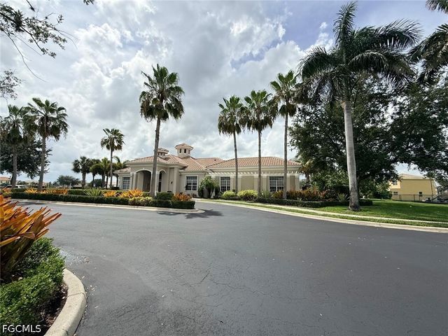 1425 Weeping Willow CT, Cape Coral, FL 33909