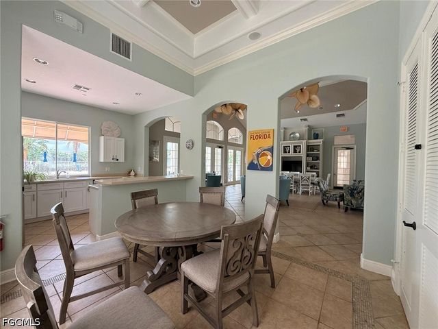 1425 Weeping Willow CT, Cape Coral, FL 33909
