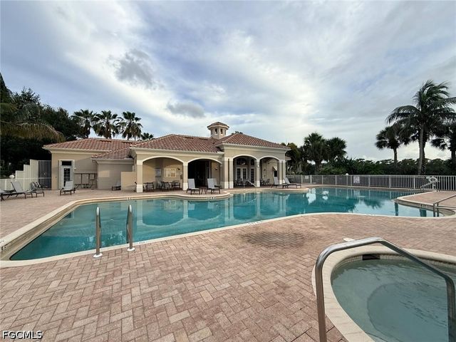 1425 Weeping Willow CT, Cape Coral, FL 33909