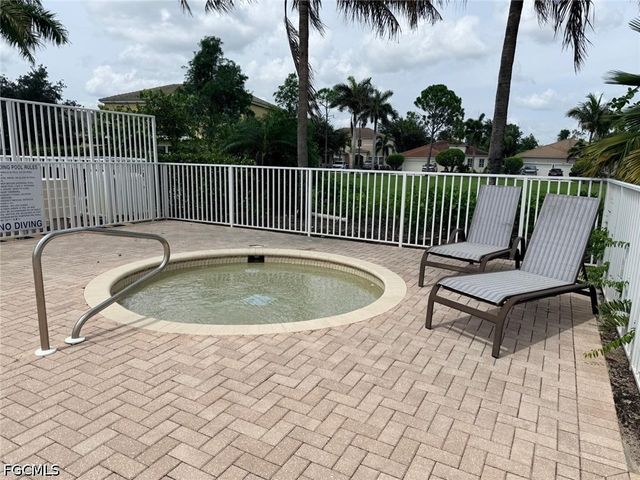 1425 Weeping Willow CT, Cape Coral, FL 33909