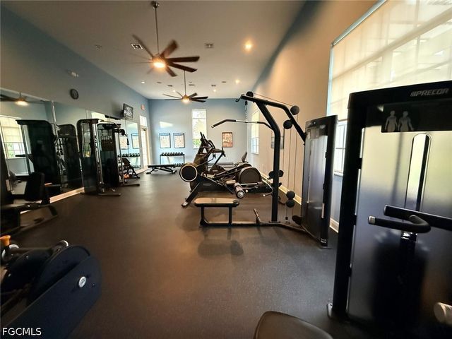 1425 Weeping Willow CT, Cape Coral, FL 33909