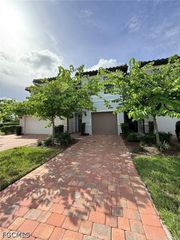 1425 Weeping Willow CT, Cape Coral, FL 33909