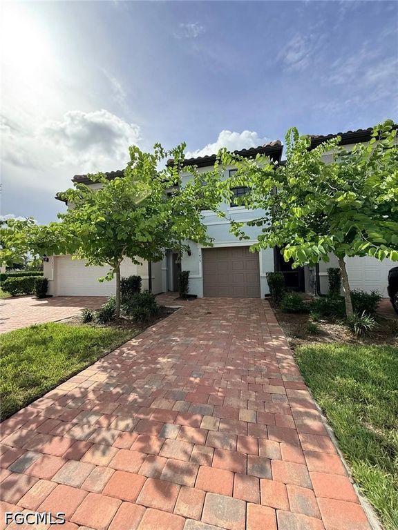 1425 Weeping Willow CT, Cape Coral, FL 33909