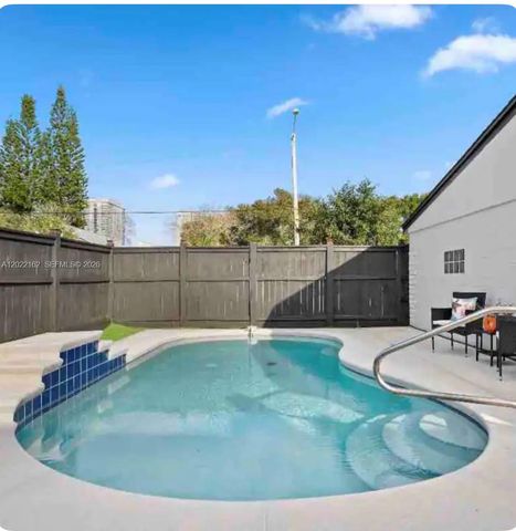 301 N Hollywood Ave, Daytona, FL 32118