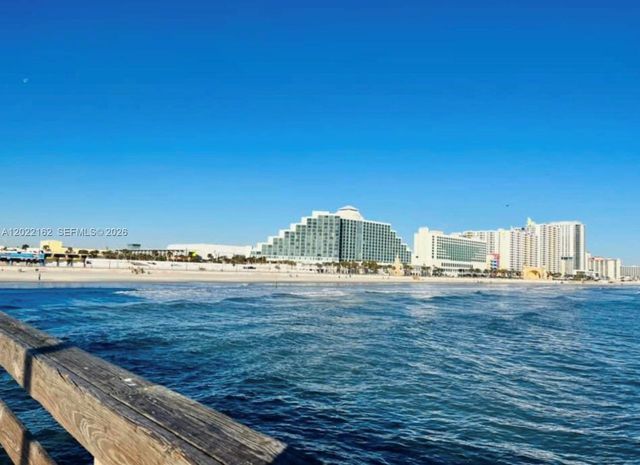 301 N Hollywood Ave, Daytona, FL 32118