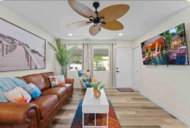301 N Hollywood Ave, Daytona, FL 32118