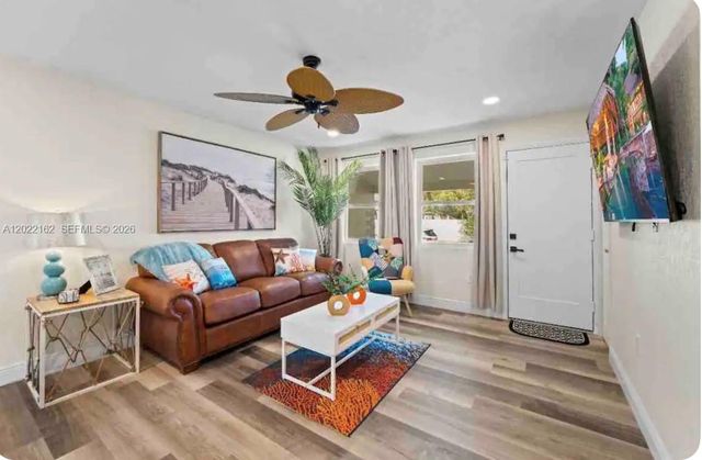 301 N Hollywood Ave, Daytona, FL 32118