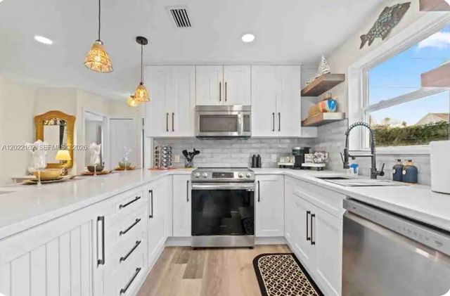 301 N Hollywood Ave, Daytona, FL 32118