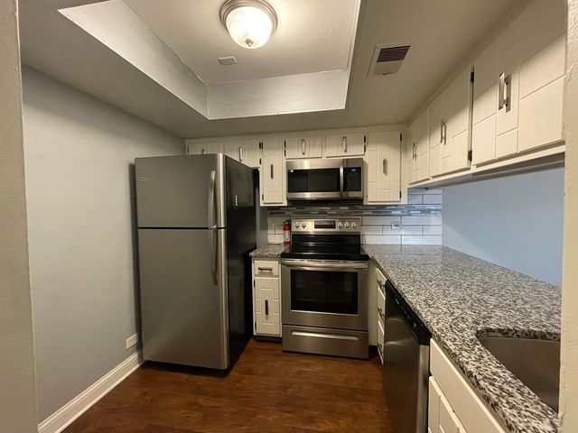 830 Elder Road B303, Homewood, IL 60430