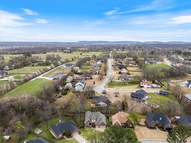 2427 Summer Oak Street, Springdale, AR 72762