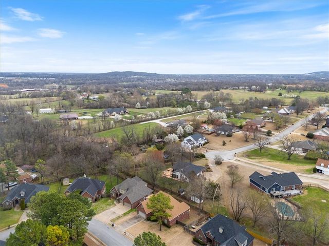 2427 Summer Oak Street, Springdale, AR 72762