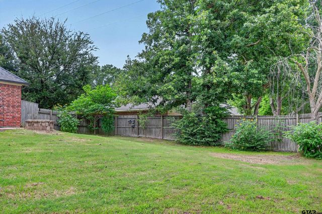 2311 Deanna Ave., Mount Pleasant, TX 75455
