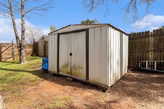 1005 Erwin Hill Church Rd SE, Calhoun, GA 30701