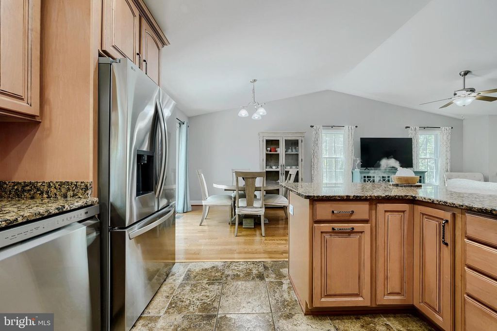 Image 11 of property listing at 8105 BEVERLY RD, Severn, MD 21144
