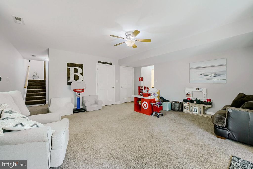 Image 15 of property listing at 8105 BEVERLY RD, Severn, MD 21144