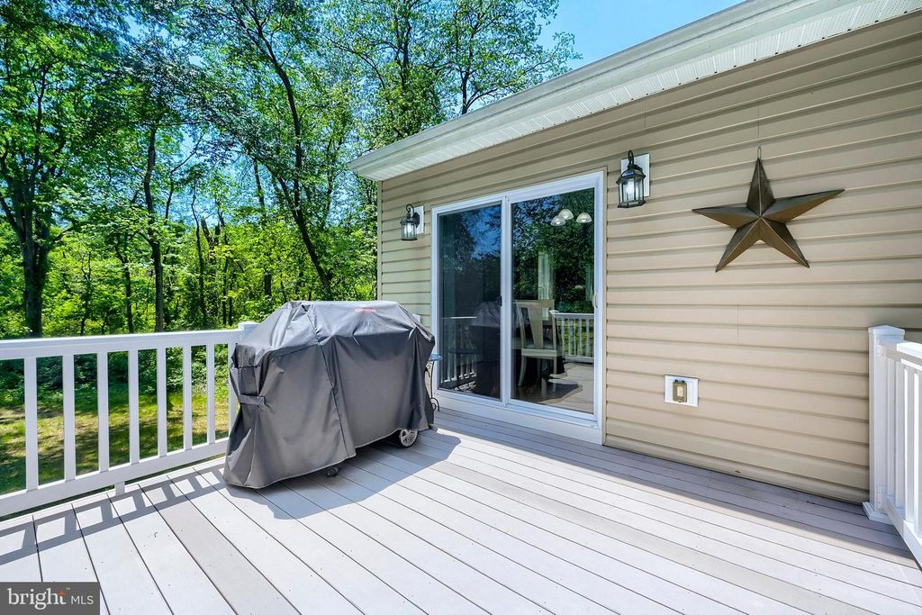Image 28 of property listing at 8105 BEVERLY RD, Severn, MD 21144
