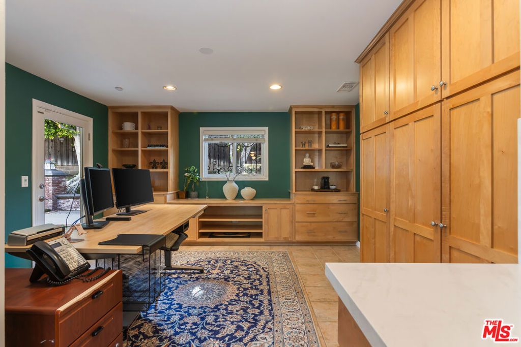 Image 29 of property listing at 7537 Quimby Avenue, West Hills, CA 91307