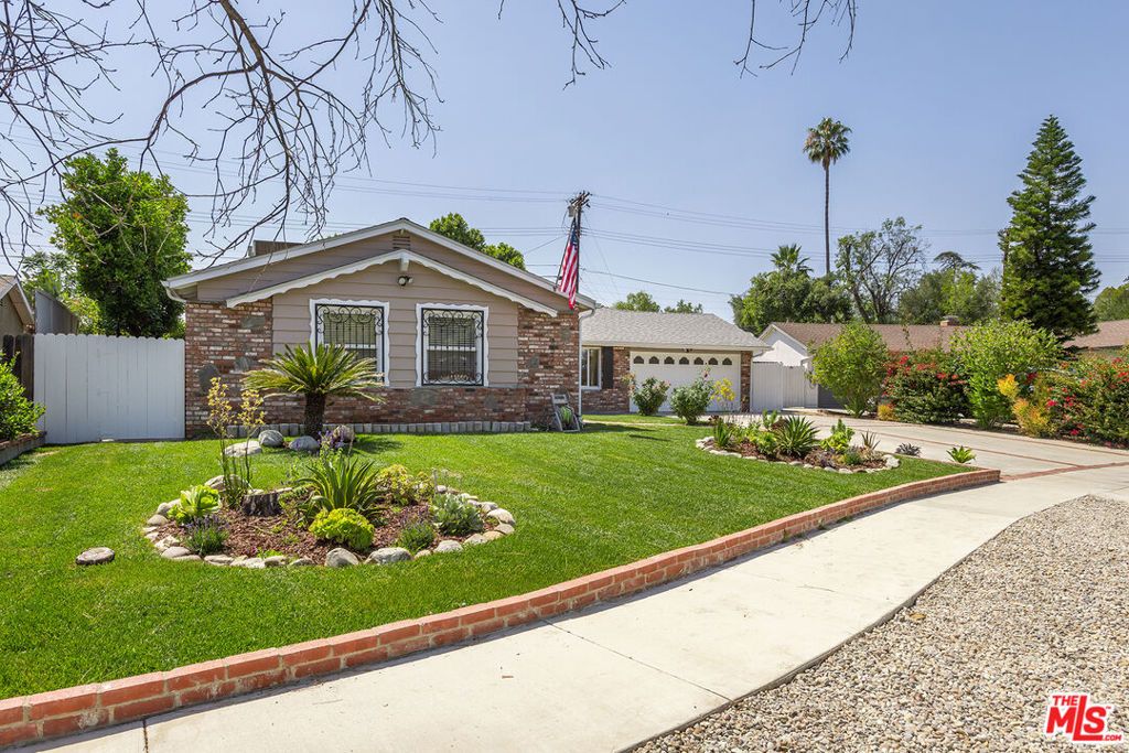 Image 3 of property listing at 7537 Quimby Avenue, West Hills, CA 91307
