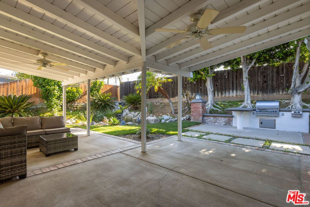 Image 34 of property listing at 7537 Quimby Avenue, West Hills, CA 91307